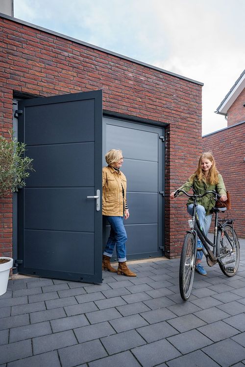 Ambassa garagedeuren - Different Group.jpg