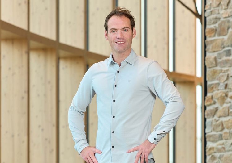 Bram de Leest - Different Group.jpg