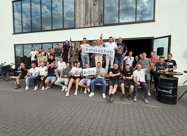 Samen - Different Group.jpg